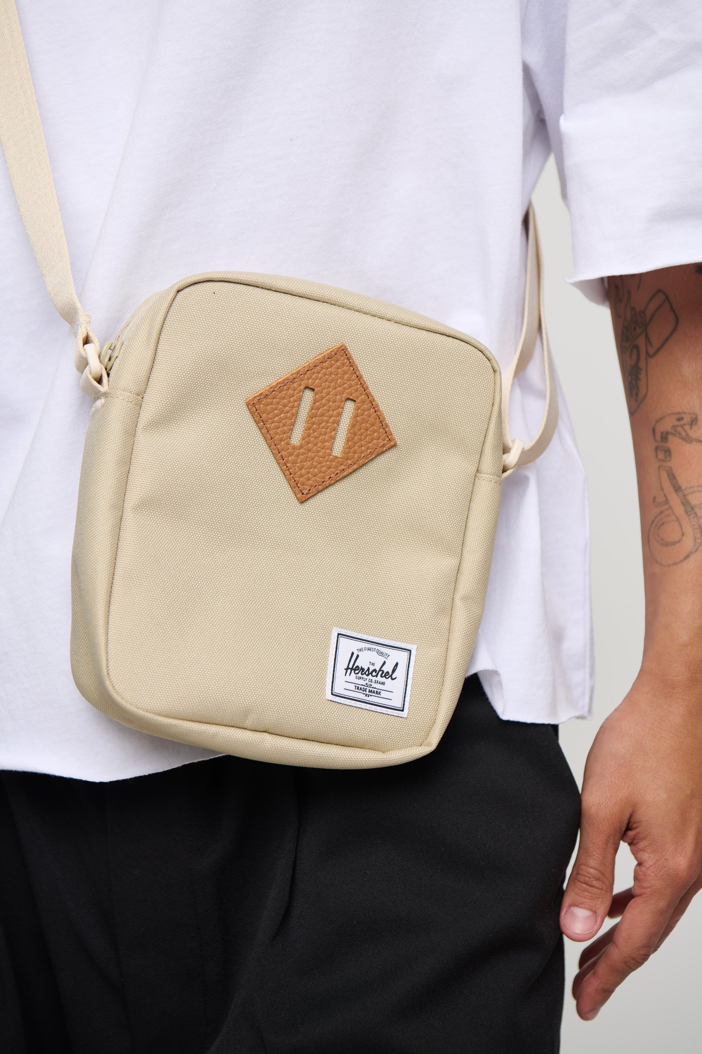 Herschel Heritage Crossbody Eucalyptus