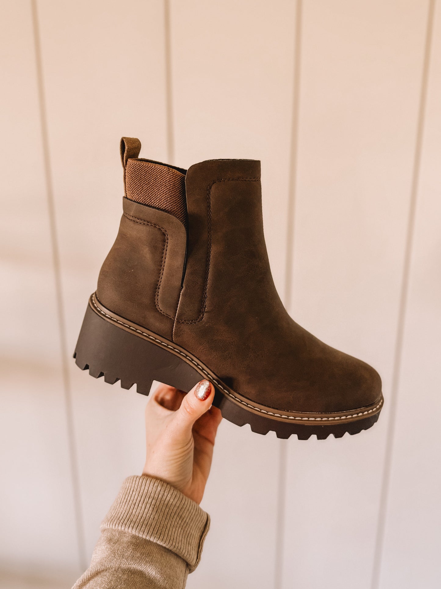 (SALE) Hometown Cozy Ankle Boots (Chocolate)